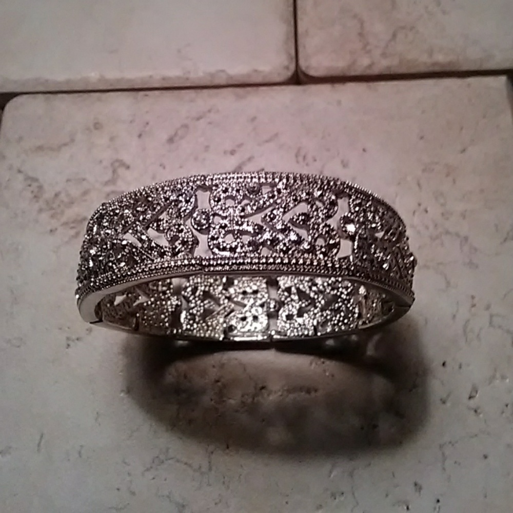 Premier Designs Silver tone and crystal bracelet.